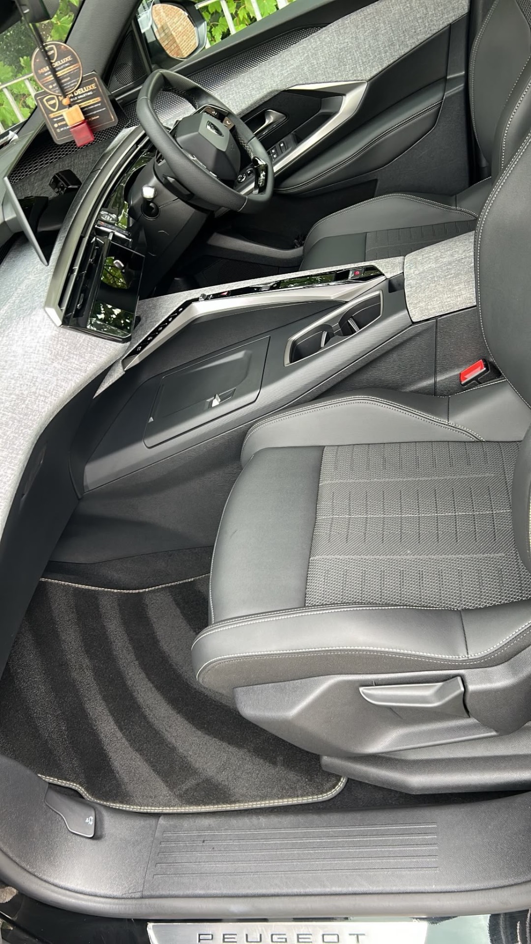 Vehicle leather interior after an M&M Deluxe deep clean